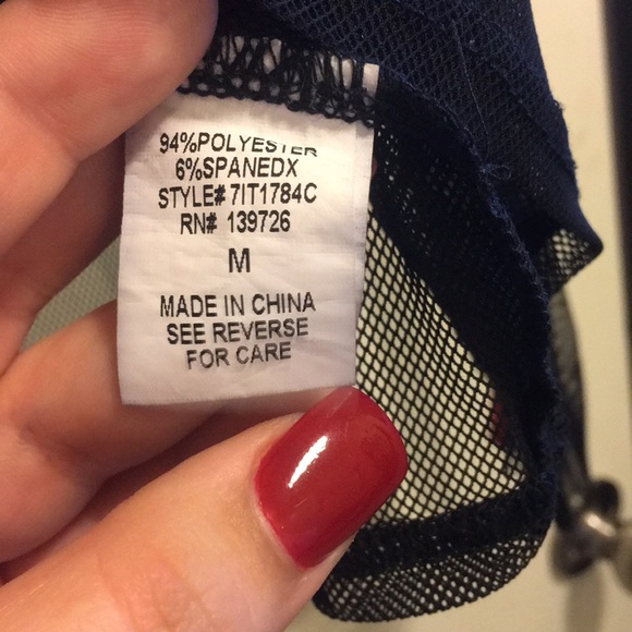 Fishnet crop top - Picture 4 of 6